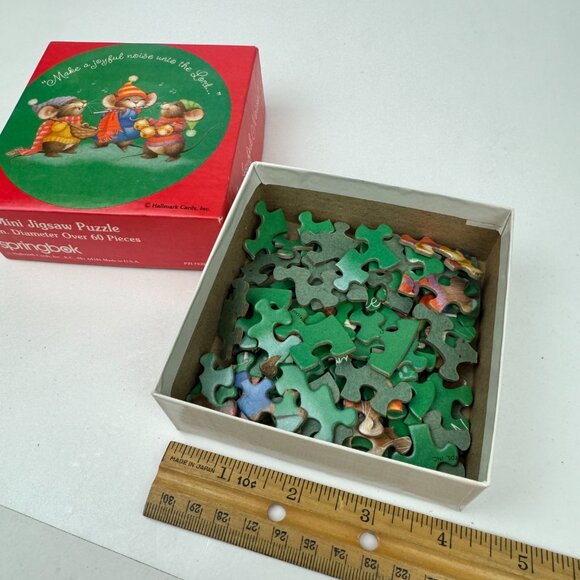 Vtg Christmas Holiday Mice Green Springbok Hallmark 7in Round Cardboard Puzzle - Picture 11 of 14